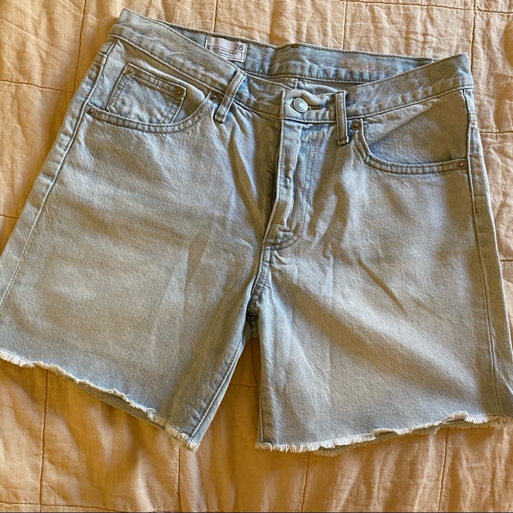 Gap Sexy Boyfriend Shorts - Cut off Denim size 26